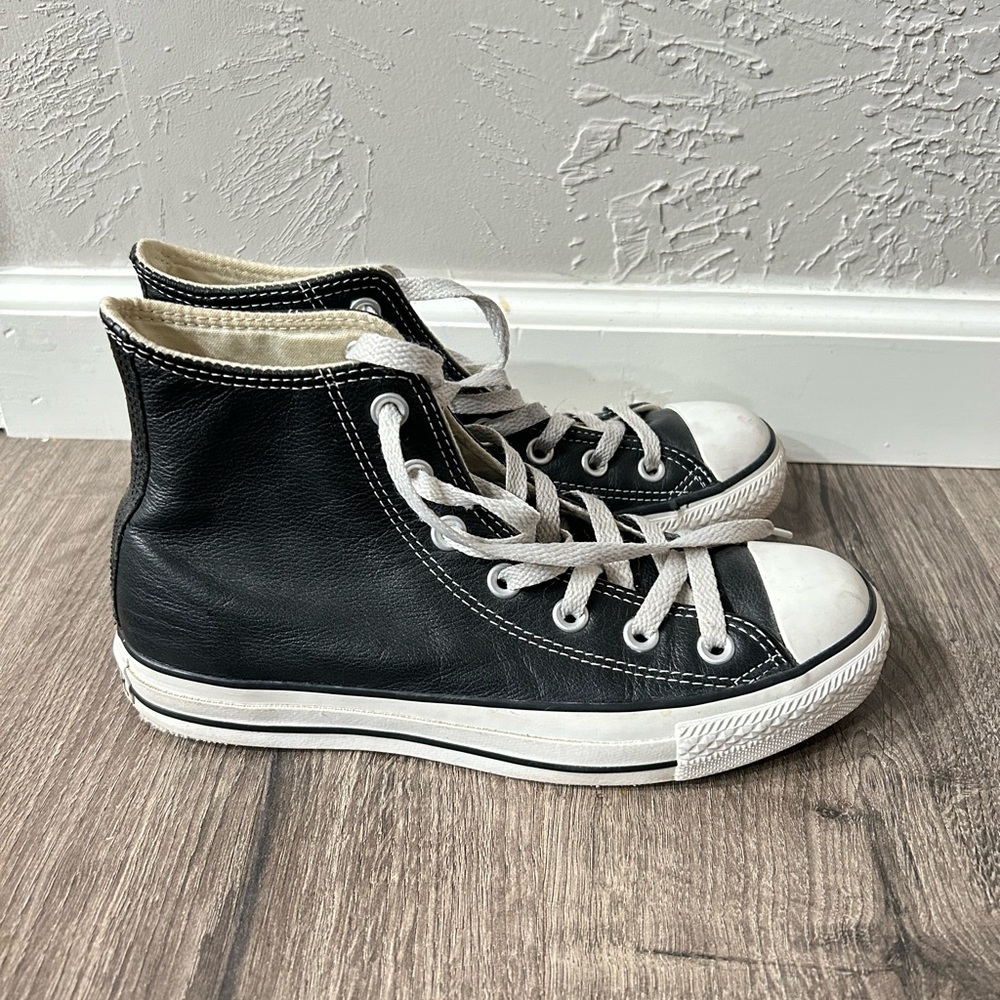Converse All Star Black Leather High Top W 7 M 5